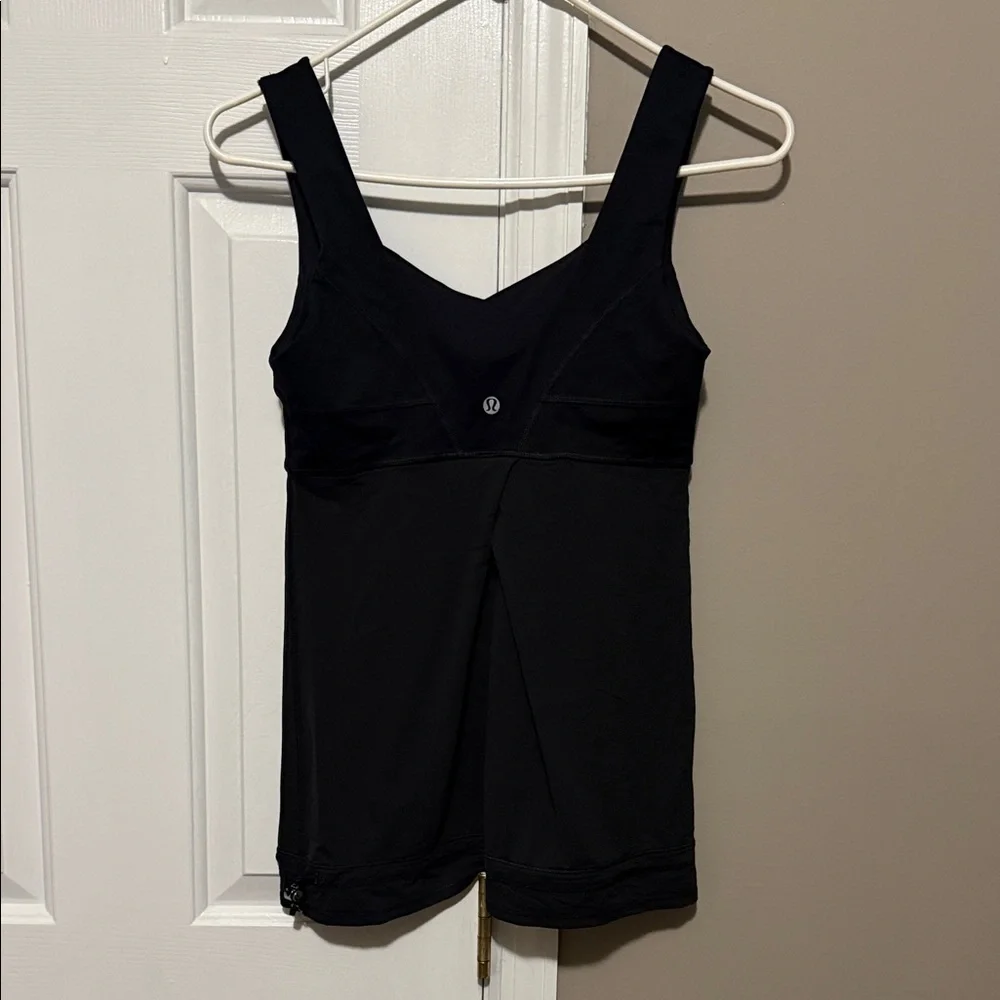 Lululemon Tame Me Tank Top Black Size 6 | Built-In Bra & Cinch Hem - Picture 3 of 9